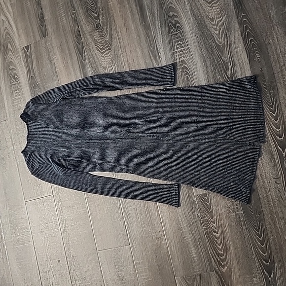 ❄️ Forever 21 duster Cardigan ❄️ - Picture 1 of 3